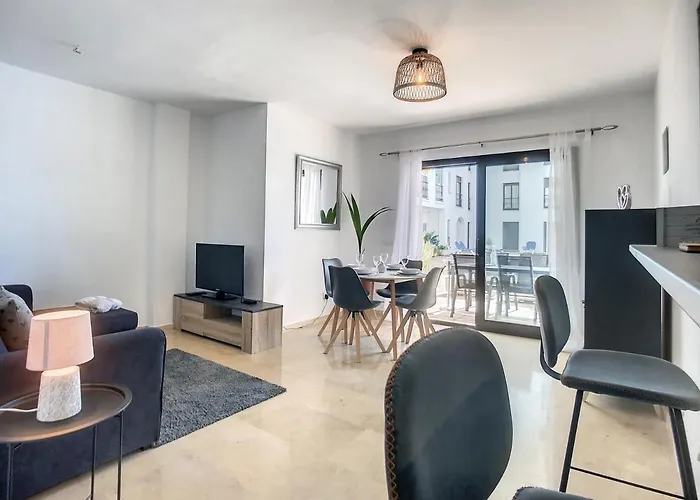 Duquesa Superb Seafront Apartment Marina Real