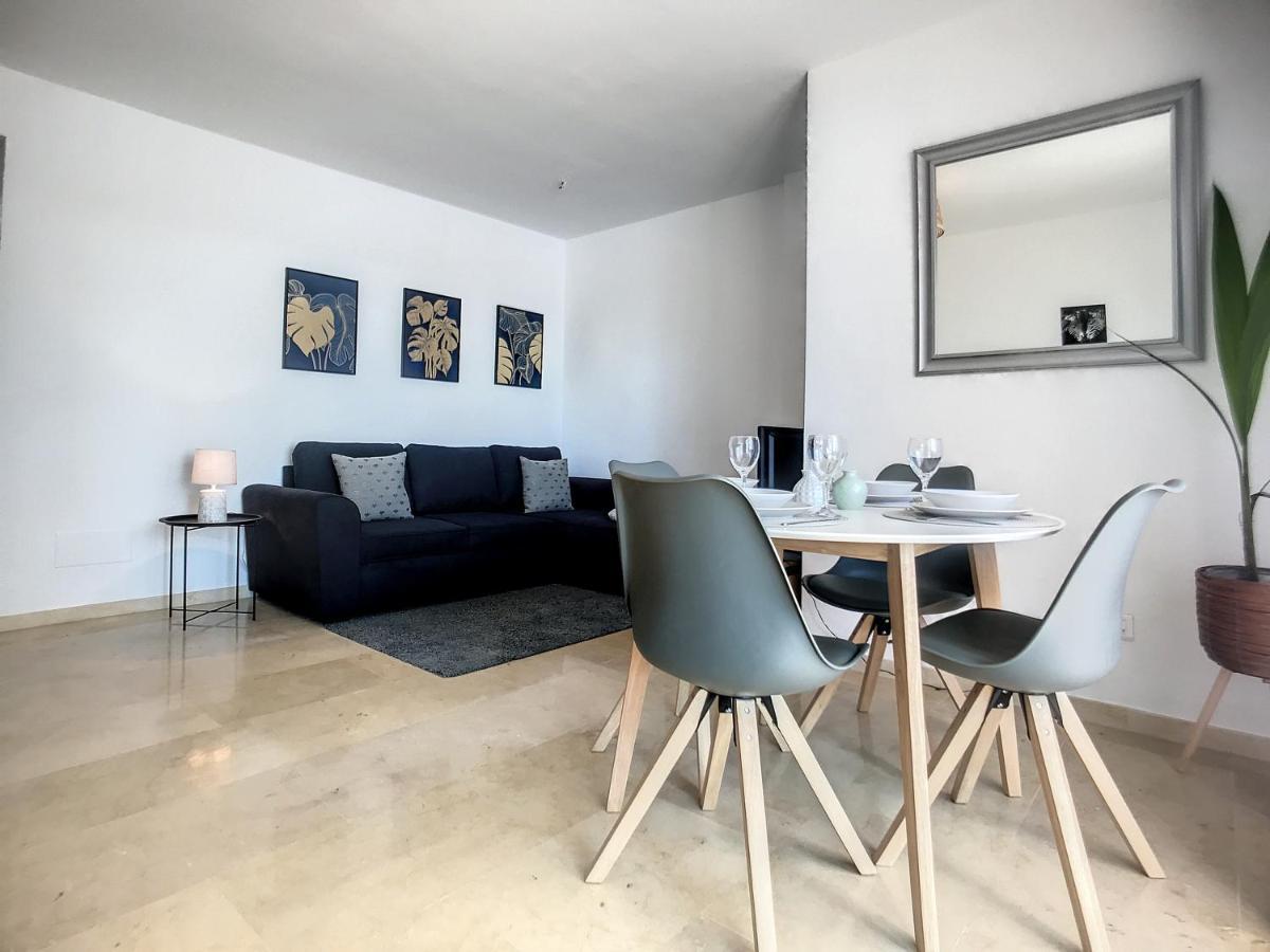 Duquesa Superb Seafront Marina Real Apartment Manilva