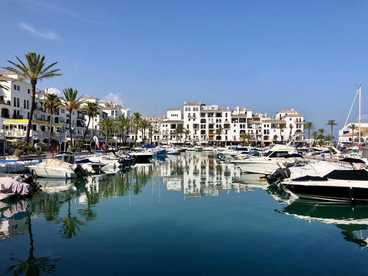 Duquesa Superb Seafront Marina Real Apartment